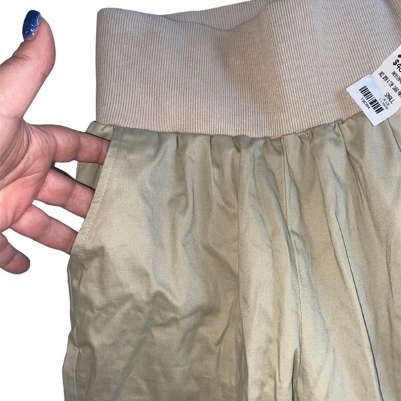 AKIRA Once Upon A Time Cargo Pants Beige Women’s Size Small AK912043 NWT - Picture 4 of 15